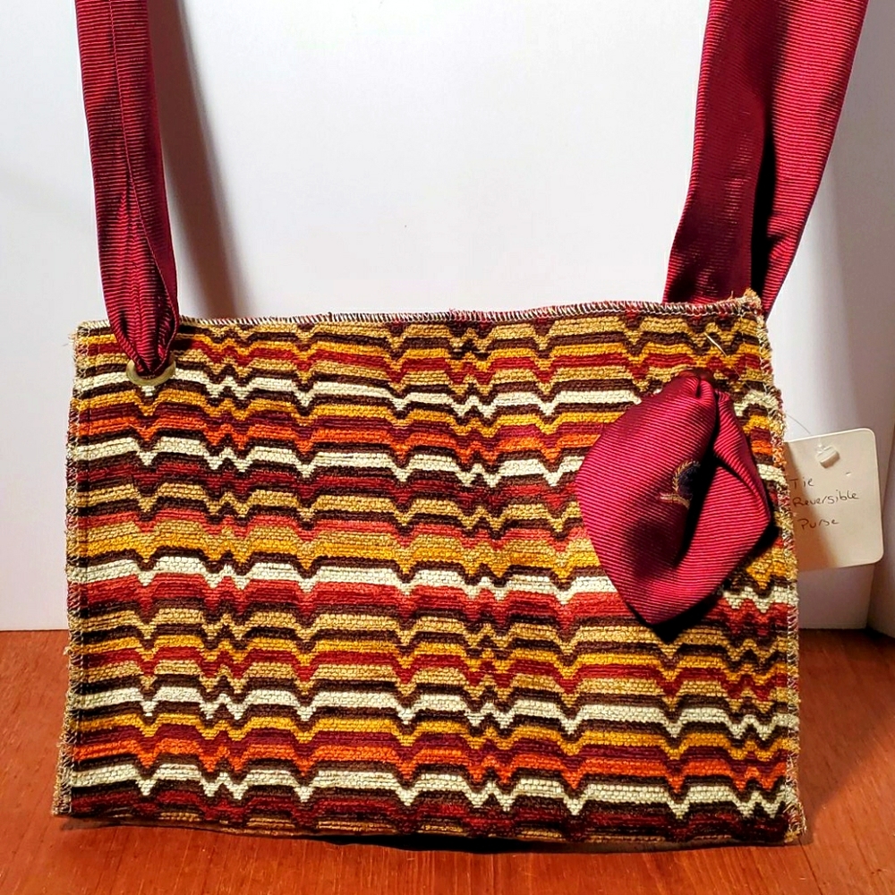 Striped 70's look mens tie crossbody